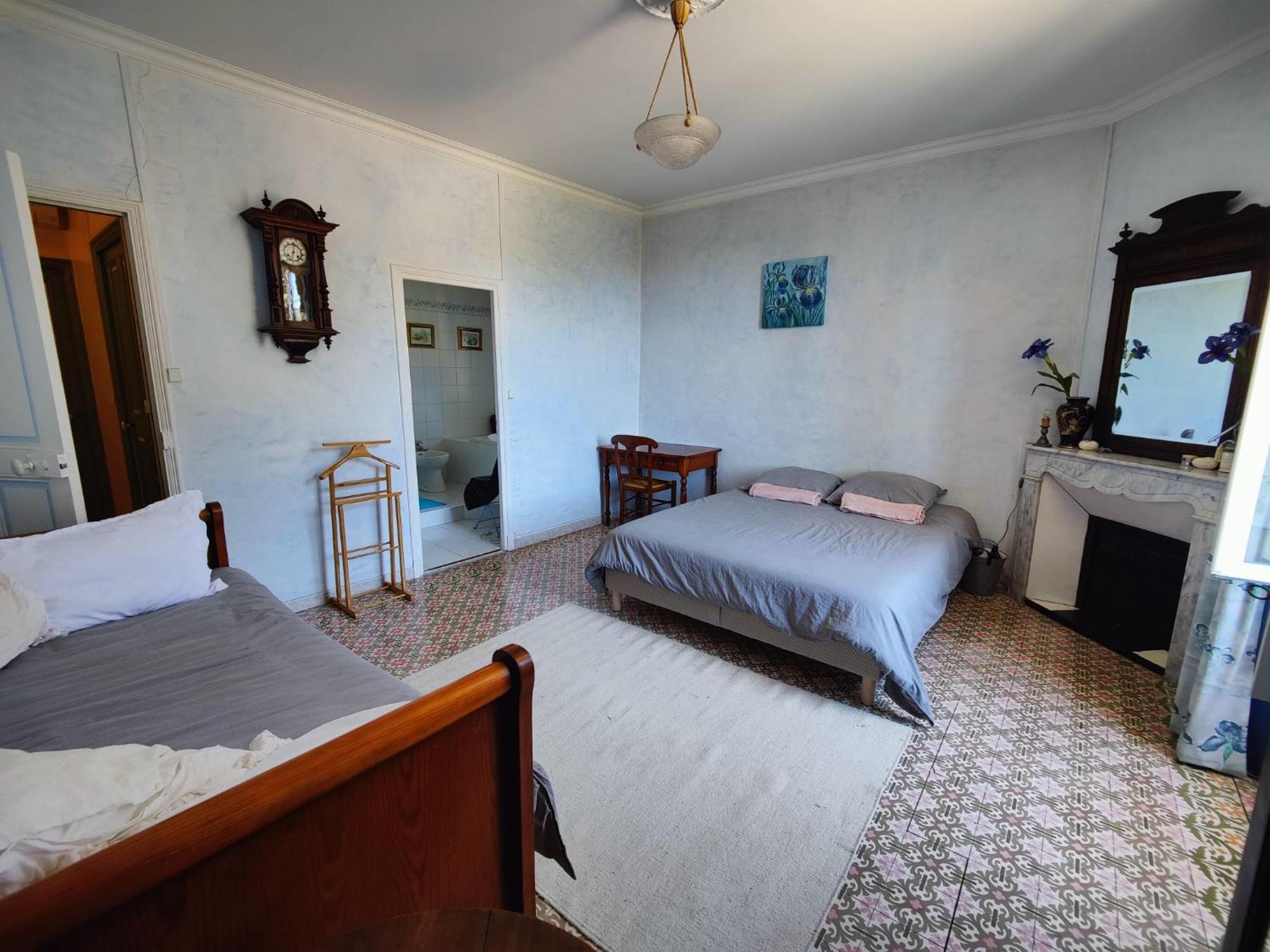 Chambre 3 Personnes Avec Salle De Bain Dans Mas Du Luberon Robion en Luberon Екстериор снимка