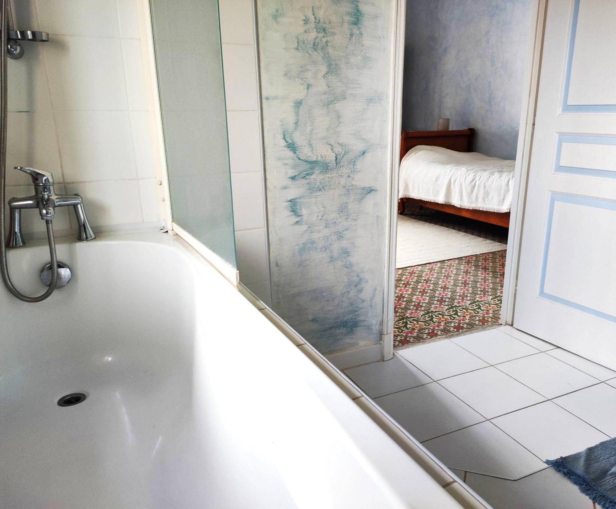 Chambre 3 Personnes Avec Salle De Bain Dans Mas Du Luberon Robion en Luberon Екстериор снимка