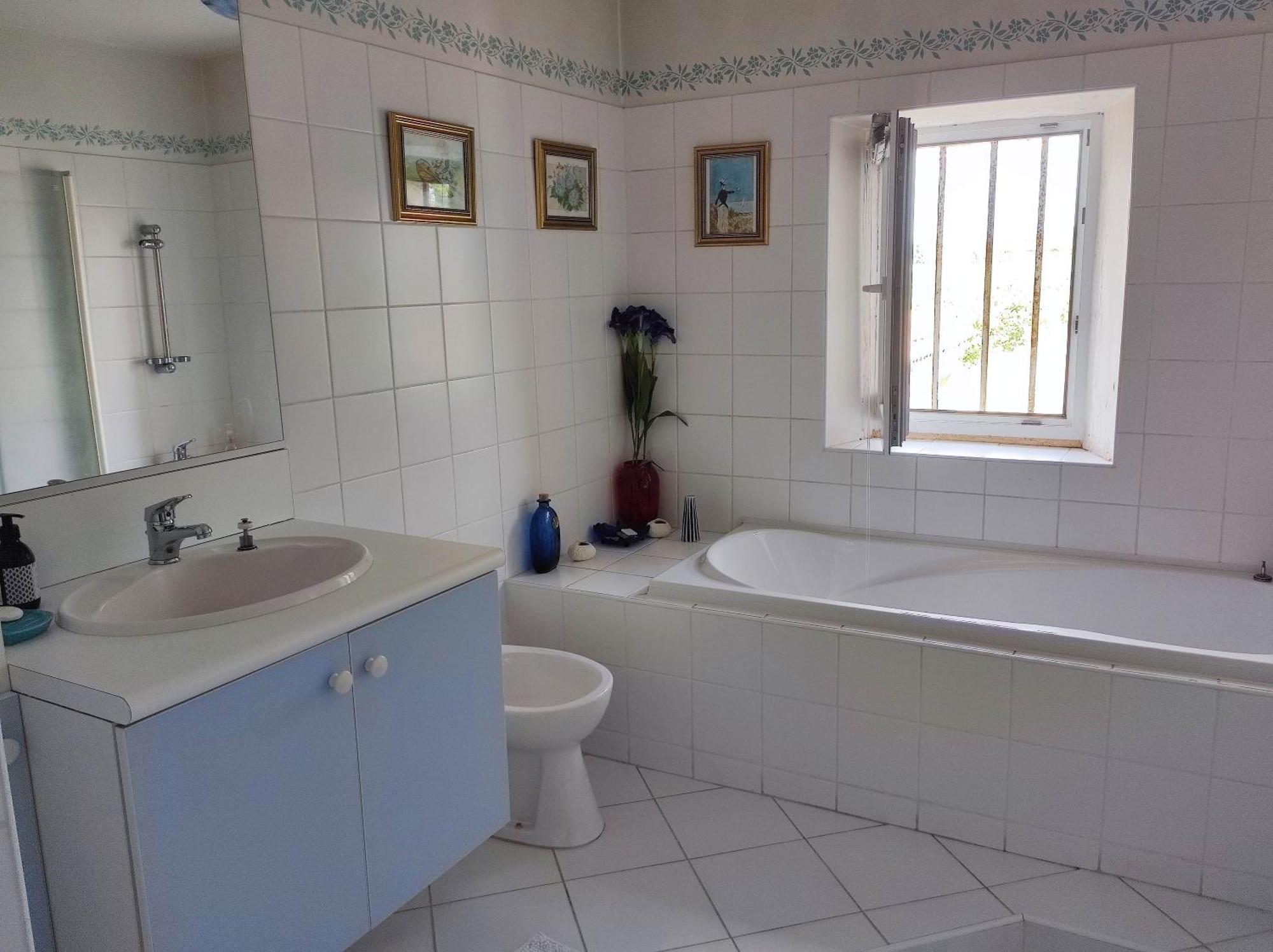 Chambre 3 Personnes Avec Salle De Bain Dans Mas Du Luberon Robion en Luberon Екстериор снимка
